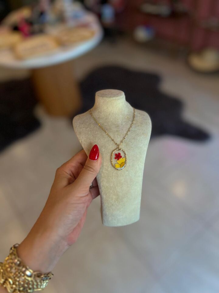 ÇİÇEKLİ EPOKSİ UÇLU ÇELİK KOLYE